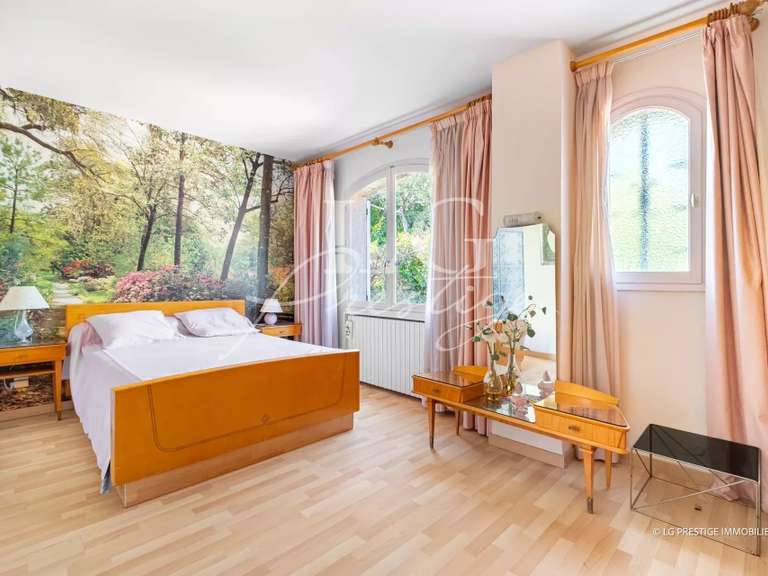 House Mandelieu-la-Napoule - 6 bedrooms - 290m²