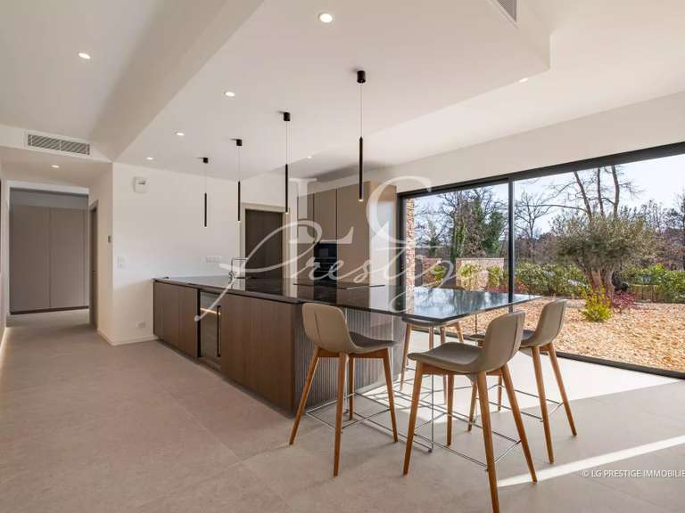 Maison Tourrettes - 4 chambres - 240m²