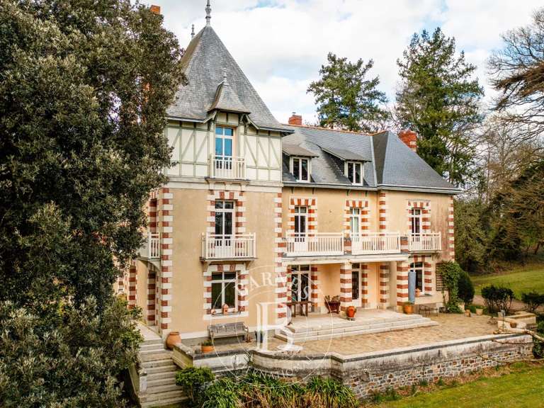 Maison Carquefou - 627m²