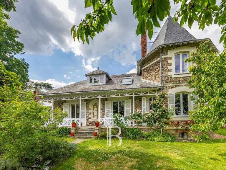 Maison Nantes Saint-Donatien - 4 chambres - 246m²