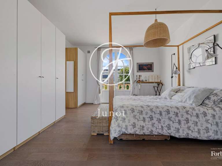 Maison Rueil-Malmaison - 5 chambres - 270m²