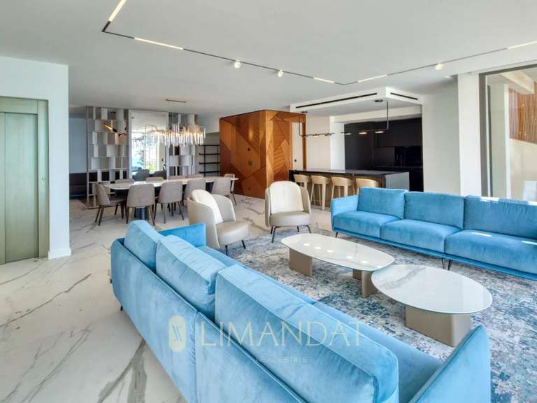 Maison Roquebrune-Cap-Martin - 5 chambres - 338m²