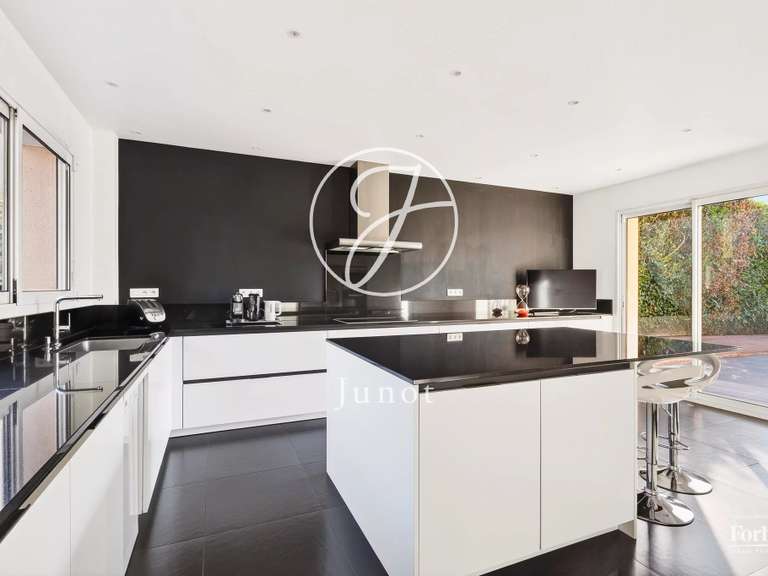 Maison La Celle-Saint-Cloud - 5 chambres - 265m²