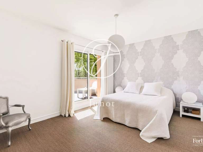 Maison La Celle-Saint-Cloud - 5 chambres - 265m²
