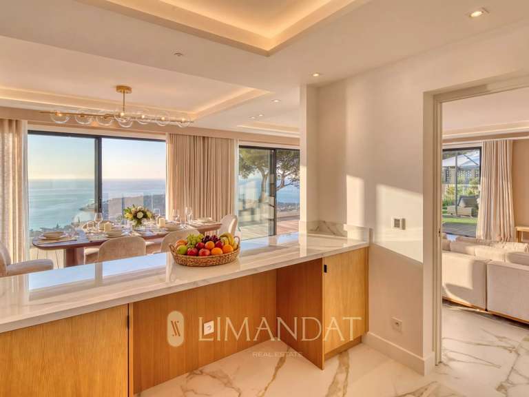 Maison Roquebrune-Cap-Martin - 4 chambres - 237m²