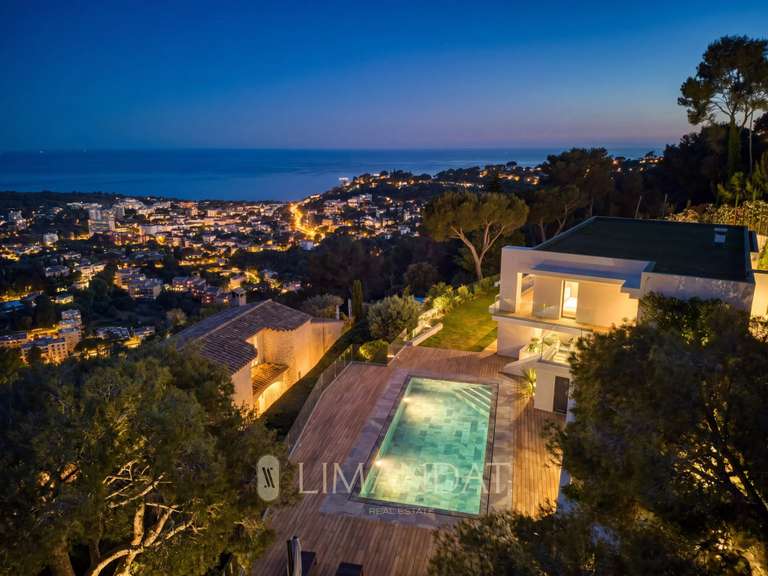Maison Roquebrune-Cap-Martin - 4 chambres - 237m²