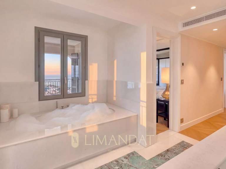 Maison Roquebrune-Cap-Martin - 4 chambres - 200m²