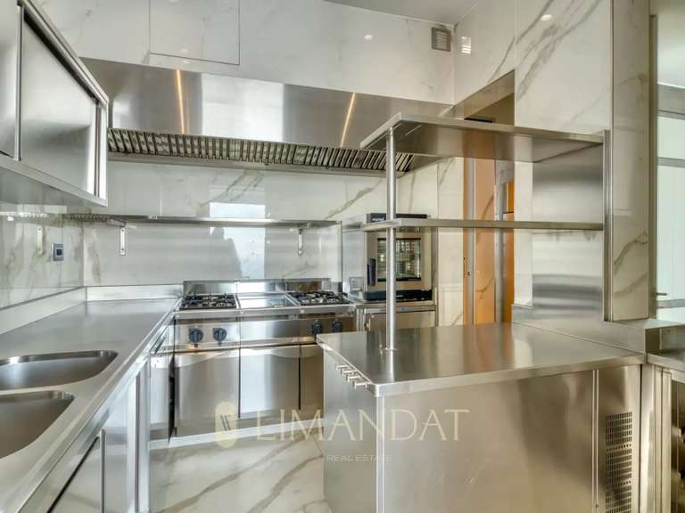 Maison Roquebrune-Cap-Martin - 7 chambres - 570m²