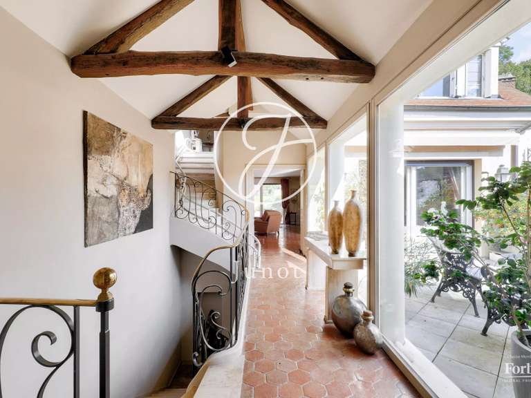 Maison La Celle-Saint-Cloud - 5 chambres - 251m²