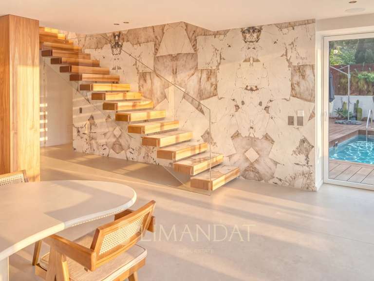 Maison Roquebrune-Cap-Martin - 4 chambres - 236m²