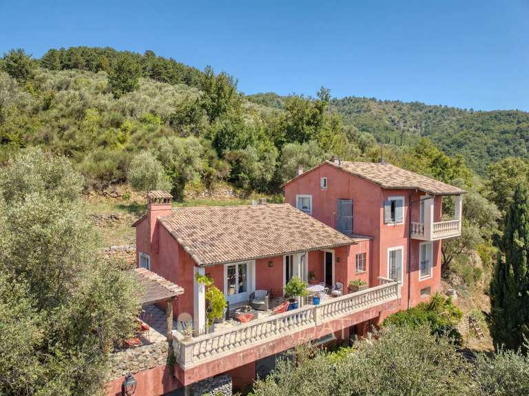Maison Sospel - 3 chambres - 204m²