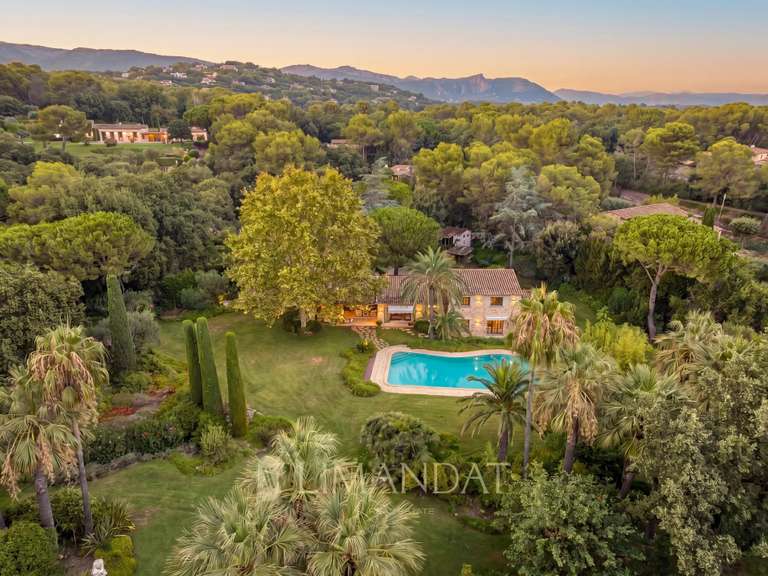 Maison Saint-Paul-de-Vence - 9 chambres - 460m²