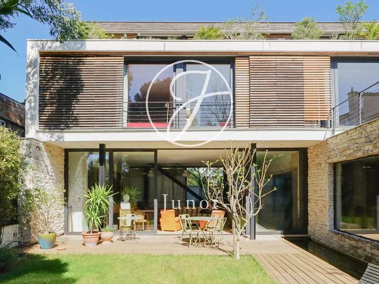 Maison Colombes - 4 chambres - 342m²