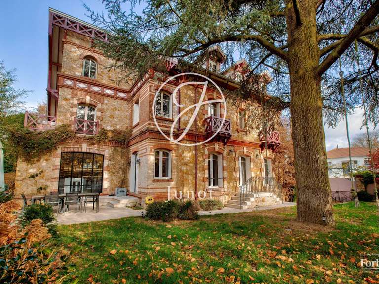 Maison Vaucresson - 4 chambres - 292m²