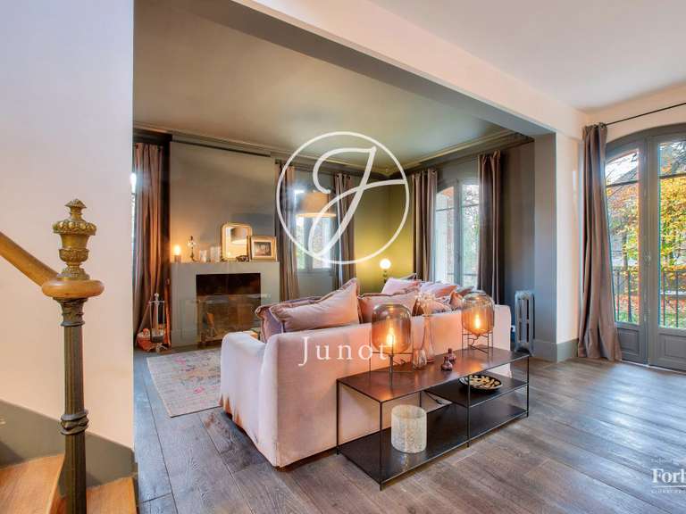 Maison Vaucresson - 4 chambres - 292m²