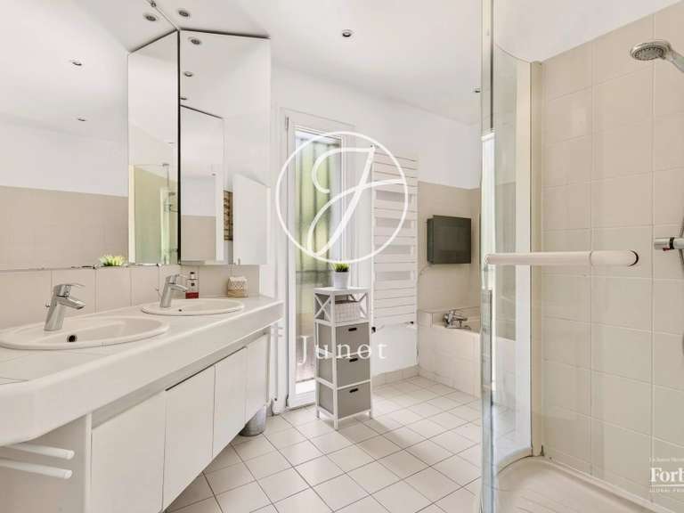 House Clamart - 6 bedrooms - 196m²