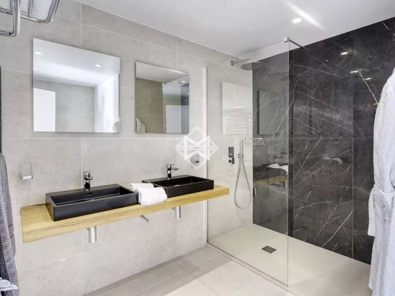 Maison Saint-Tropez - 4 chambres - 235m²