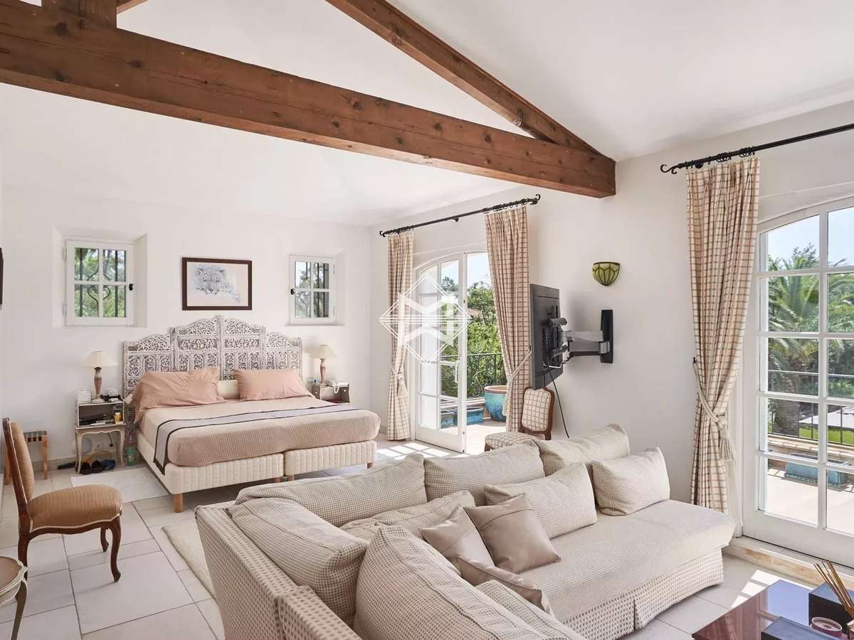 House Saint-Tropez