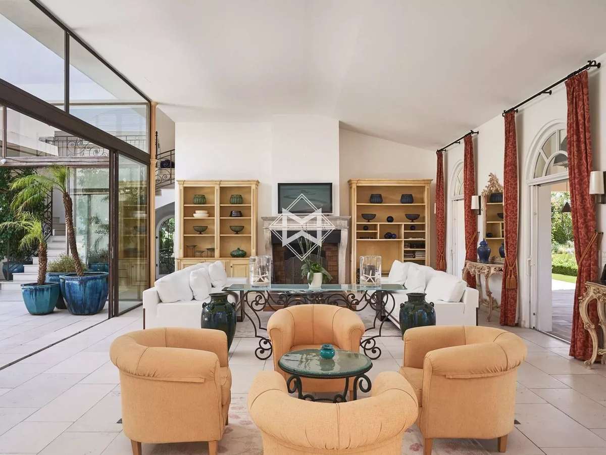 House Saint-Tropez
