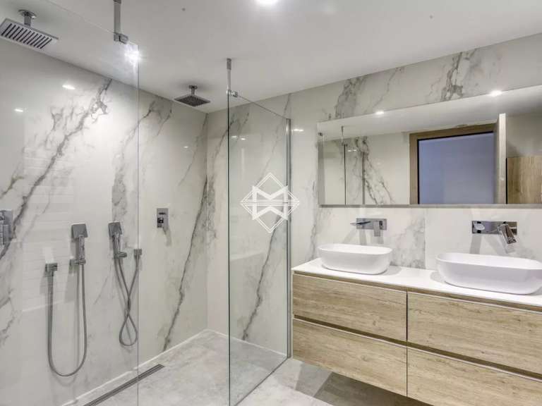Maison Grimaud - 5 chambres - 353m²