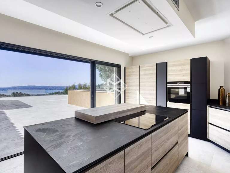 Maison Grimaud - 5 chambres - 353m²