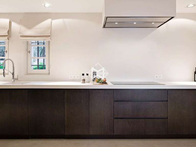 Maison Grimaud - 6 chambres - 350m²