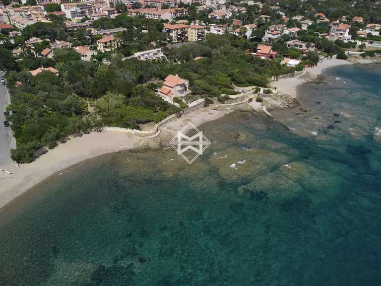 Maison Fréjus - 5 chambres - 205m²