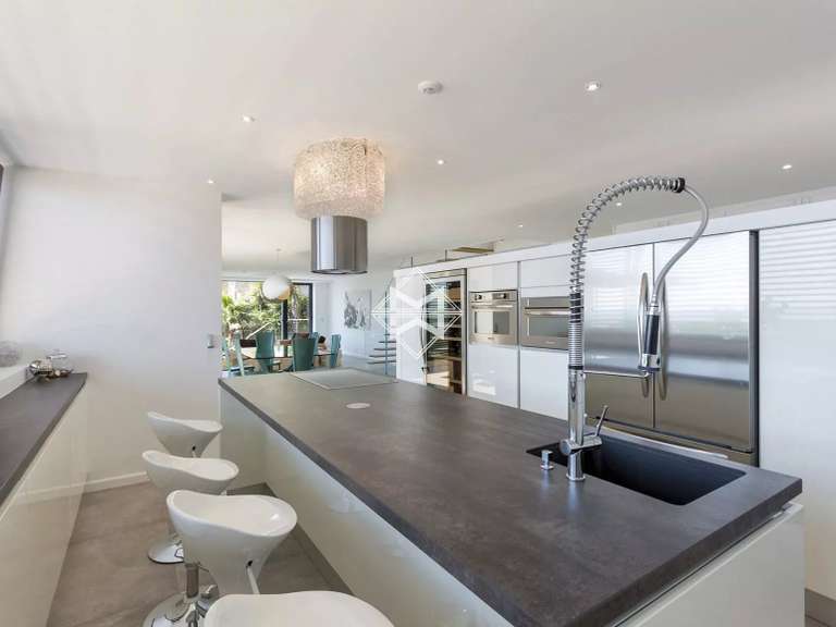 Maison Fréjus - 5 chambres - 237m²