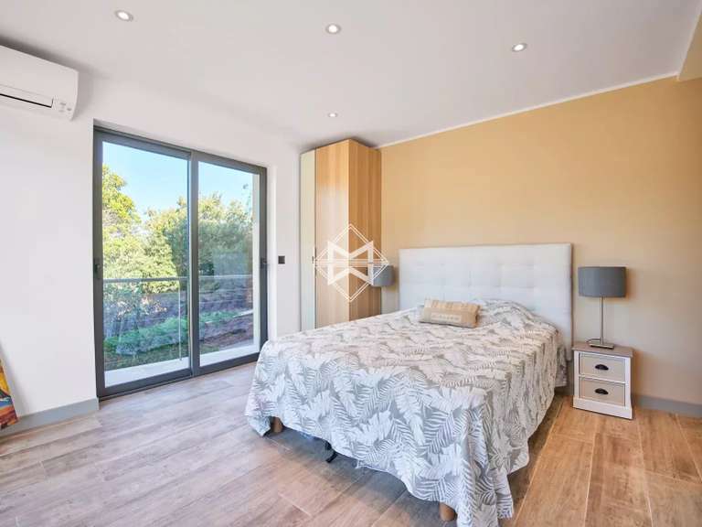 Maison Cavalaire-sur-Mer - 5 chambres - 350m²