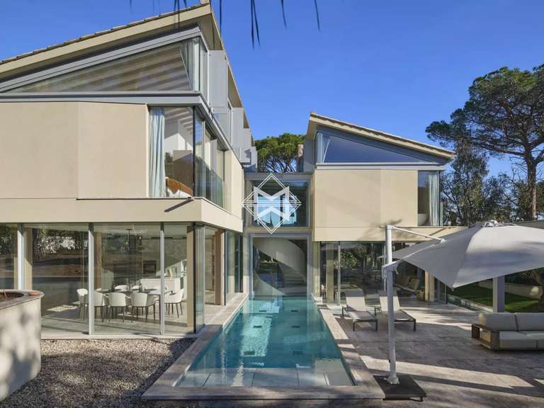 Maison Saint-Tropez - 10 chambres - 560m²