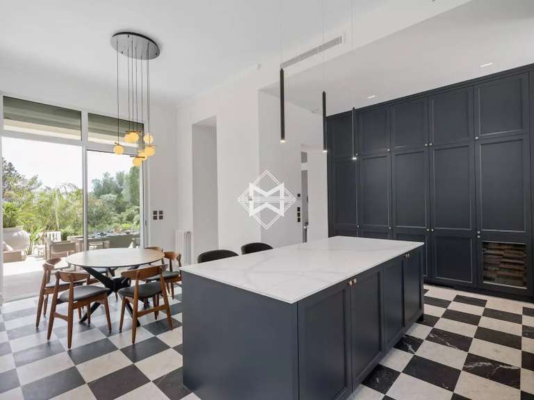 Maison Saint-Raphaël - 6 chambres - 440m²