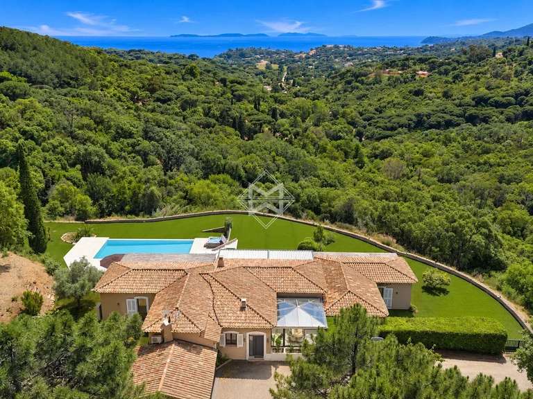 Maison La Croix-Valmer - 5 chambres - 370m²