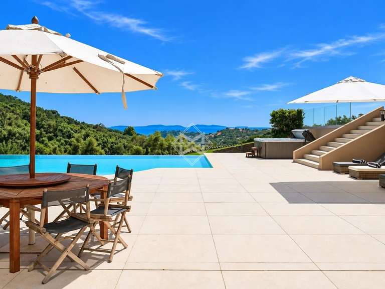 Maison La Croix-Valmer - 5 chambres - 370m²