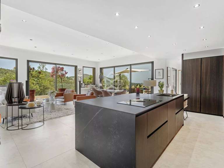 Maison La Londe-les-Maures - 4 chambres - 190m²