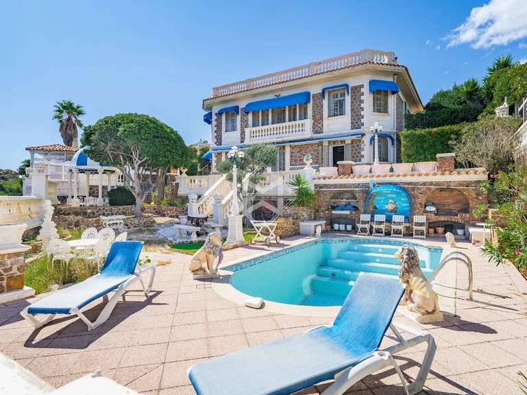 Maison Antheor - 5 chambres - 265m²