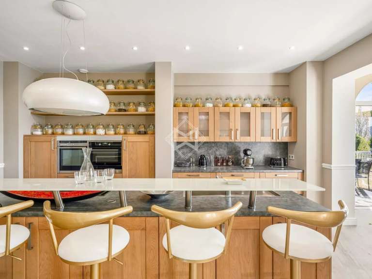 House Mandelieu-la-Napoule - 5 bedrooms - 299m²