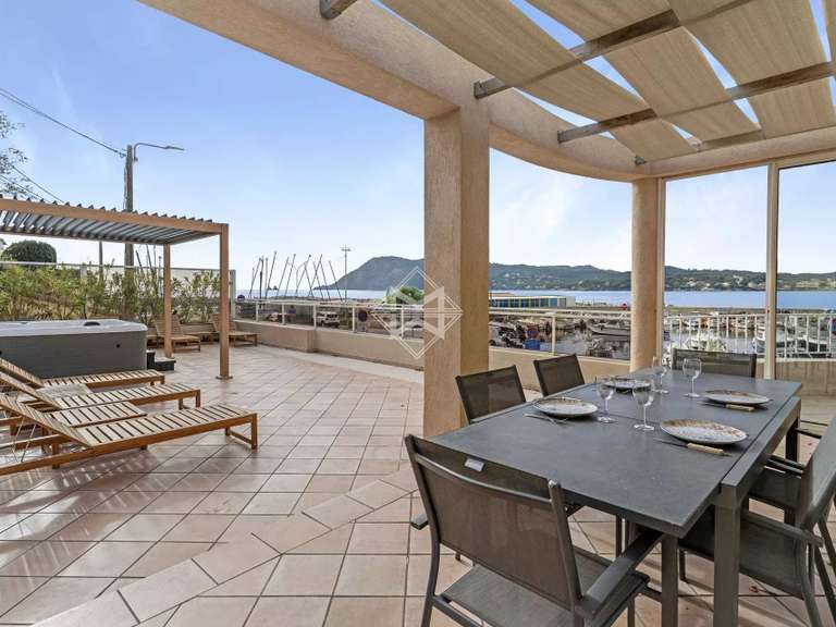 House La Seyne-sur-Mer - 3 bedrooms - 81m²