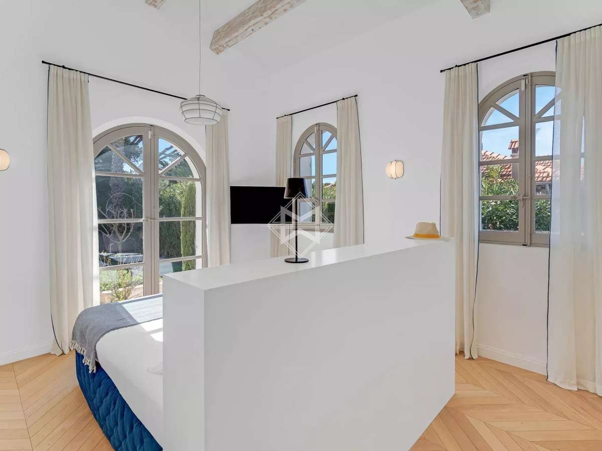 House Saint-Tropez