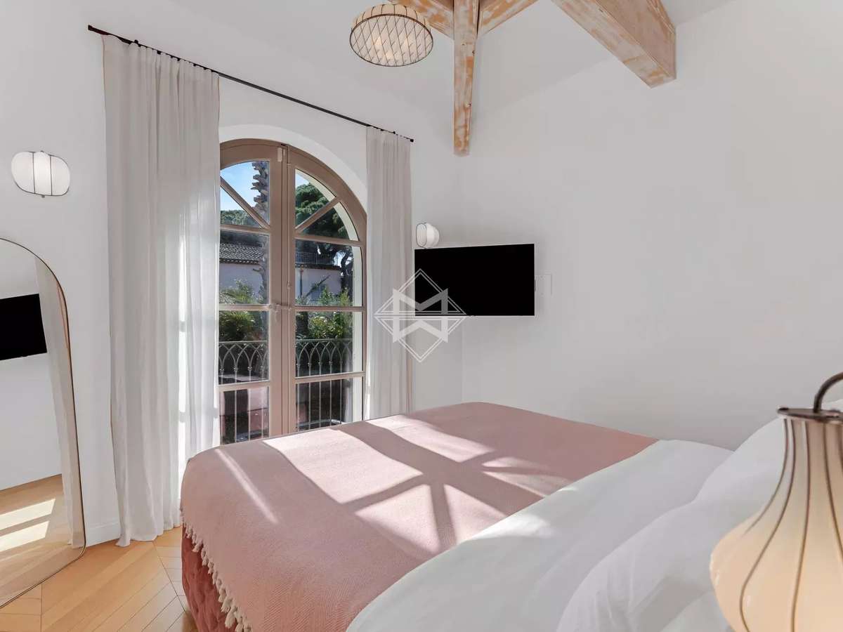 House Saint-Tropez