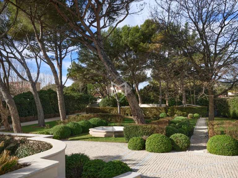 Maison Grimaud - 7 chambres - 311m²