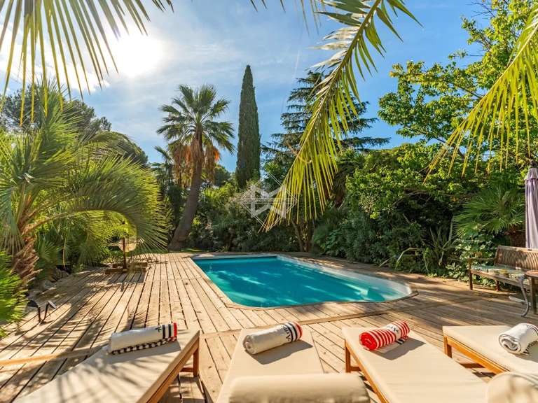 Maison La Londe-les-Maures - 5 chambres - 200m²