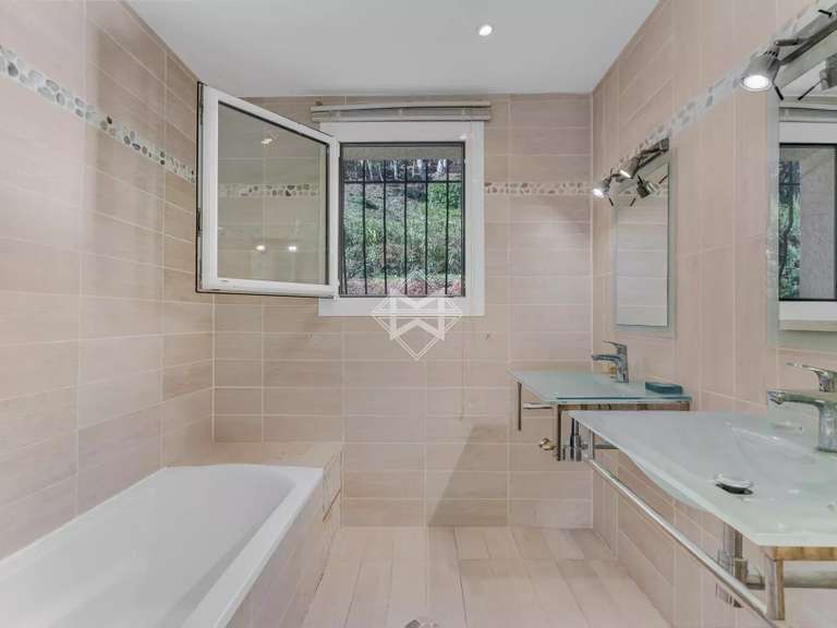 House Cavalaire-sur-Mer - 4 bedrooms - 200m²