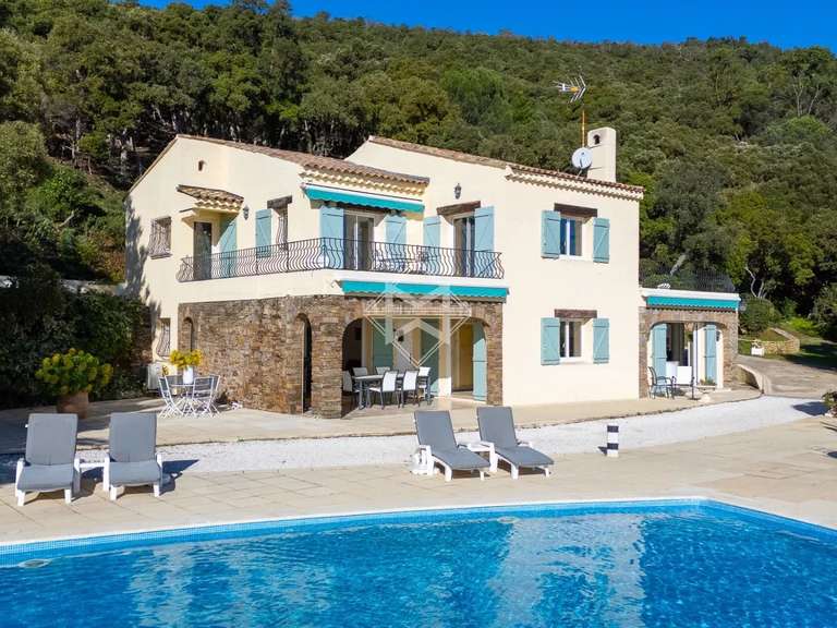 House Cavalaire-sur-Mer - 4 bedrooms - 200m²