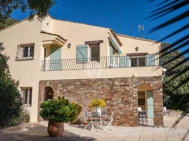 House Cavalaire-sur-Mer - 4 bedrooms - 200m²
