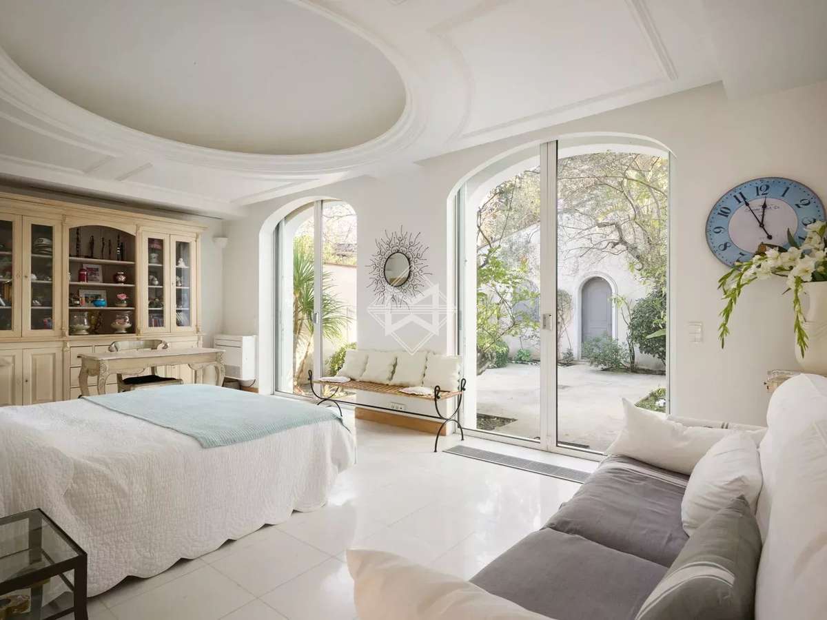 House Saint-Tropez