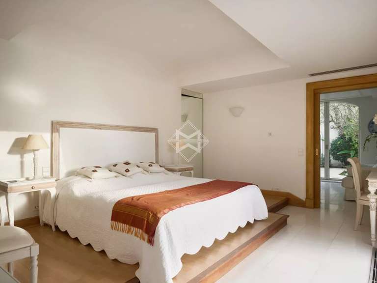House Saint-Tropez - 6 bedrooms - 331m²