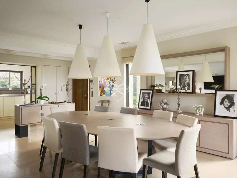 House Saint-Tropez - 6 bedrooms - 331m²