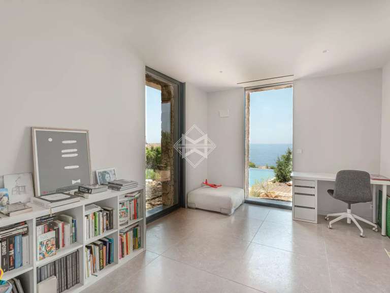 House Saint-Cyr-sur-Mer - 5 bedrooms - 300m²