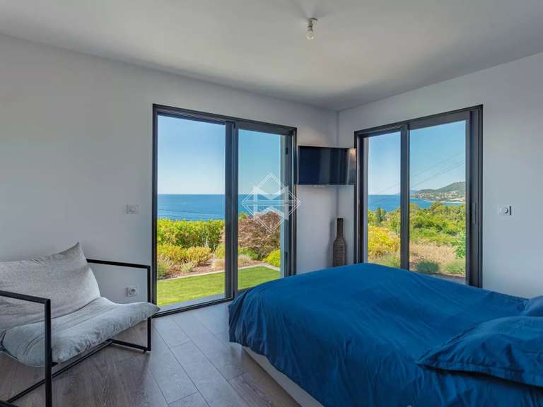 Maison Carqueiranne - 4 chambres - 180m²