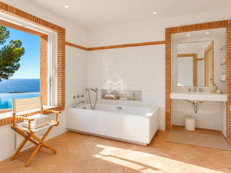 Maison Rayol-Canadel-sur-Mer - 7 chambres - 330m²